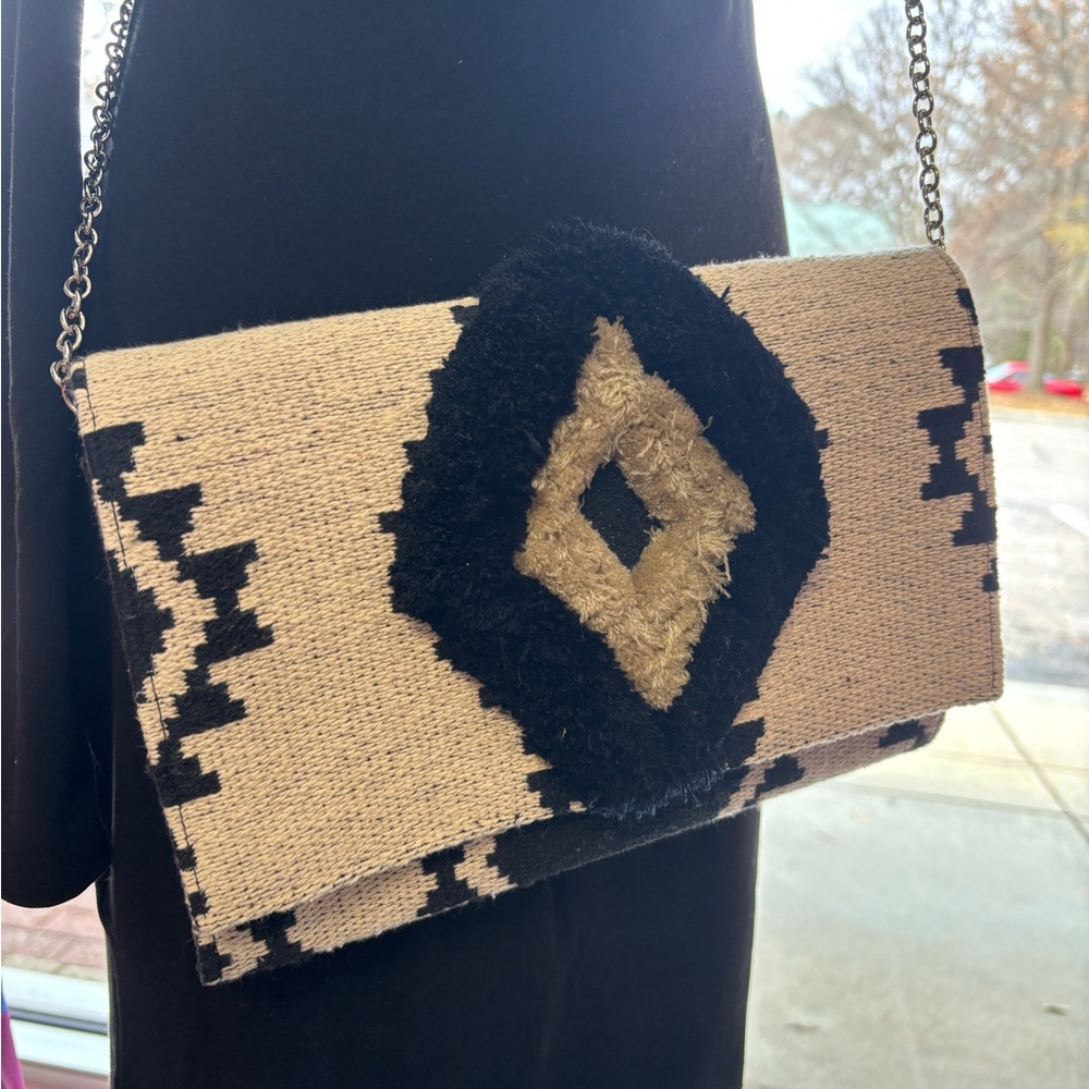 Clutch handbag